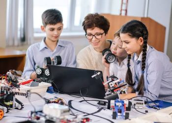 Metode Pembelajaran STEM: Pengertian, Manfaat, dan Jenis-Jenisnya 